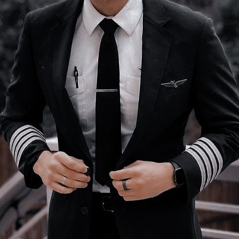 Miles Archer Aesthetic, Ugly Love Aesthetic, Archer Aesthetic, Miles Archer, Ugly Love By Colleen Hoover, Pilot Career, Ugly Love Colleen Hoover, Pilot Uniform, Airplane Wallpaper