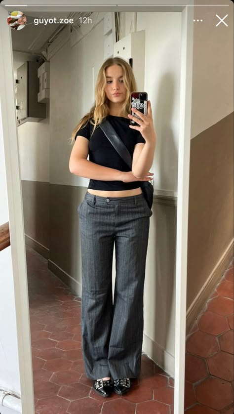 Chic Matching Sets, Walking Outfit Aesthetic, Suit Trousers Women Outfit Casual, Indie Formal Outfits, Model Un Outfits Women, Straight Dress Pants Outfit, Suit Pants Casual Outfit, Fashion School Fits, How To Style Low Waisted Pants