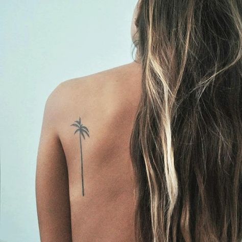 Tree Tattoo Side, Side Body Tattoos, Cool Tattoo Ideas, Beachy Tattoos, Tree Tattoo Back, Tropical Tattoo, Palm Tattoos, Cool Tattoo, Palm Tree Tattoo