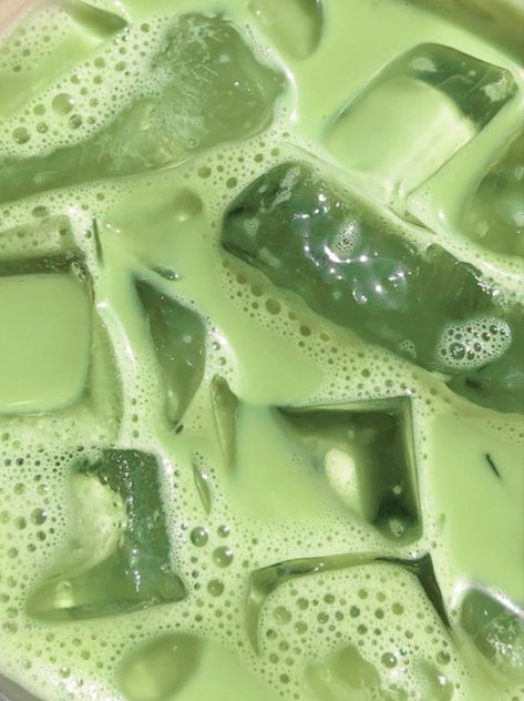 Iced Matcha Latte Recipe, Sage Green Color Palette, Matcha Aesthetic, Matcha Latte Recipe, The Matcha, Matcha Drink, Iced Matcha Latte, Green Tea Latte, Matcha Recipe