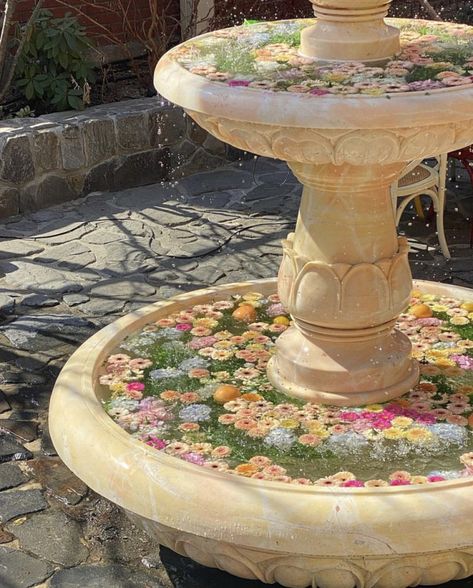 Nothing But Flowers, Princess Aesthetic, Cottagecore Aesthetic, Spring Aesthetic, Spring Vibes, Nature Aesthetic, Pretty Places, Water Fountain, Green Aesthetic