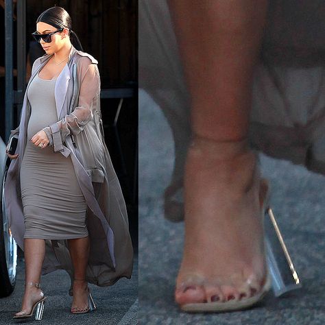 Heavily pregnant Kim Kardashian in Yeezy season 2 clear sandals with perspex heels that look like they're about to snap while leaving an office in Sherman Oaks in Los Angeles, California, on September 28, 2015. Kim Kardashian In Yeezy, Clear Heels Outfit, Transparent Heels Sandals, Yeezy Season 2, Transparent Sandals, Chipped Nail Polish, Heavily Pregnant, Jeans Heels Outfit, Heel Sandals Outfit