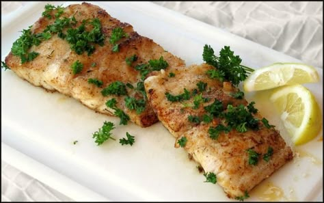 Corvina Recipes, Corvina Fish Recipes, Seafood Meals, Pan Fried Fish, Mom Recipes, Fried Fish Recipes, Behind The Glass, Fish Recipe, House Color