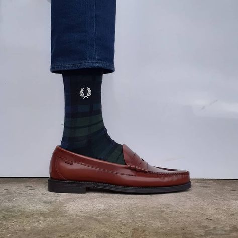 Roy Norris (@famous_roy) posted on Instagram: “Five different shots of gh bass easy weejuns penny loafers with fredperry socks and Levi's 501 original jeans #ghbass #fredperry #levis…” • Jan 3, 2021 at 7:26pm UTC Gh Bass Weejuns Outfit, Weejuns Outfit, Gh Bass Weejuns, Bass Weejuns, Levis 501 Original, Levi's 501, Fashion Images, Levis 501, Penny Loafers