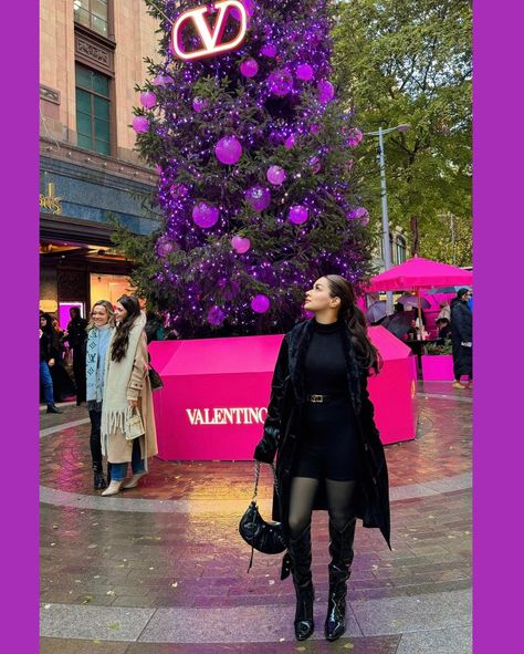 Shiny Black Boots, Boots Knee Length, Christmas Tree Aesthetic, Boss Lady Outfit, Tree Aesthetic, Aesthetic Natural, Black Leather Coat, Avneet Kaur, Givenchy Bag