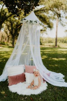 Canopy Photoshoot Ideas, Canopy Photoshoot, Boho Baby Photoshoot, Baby Photoshoot Outdoor, Baby Photoshoot Ideas Outdoor, Outdoor Baby Photoshoot, 1st Birthday Photoshoot Outdoor, Boho Photoshoot Ideas, Boho Canopy