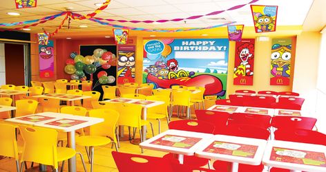 2018 Mcdonald’s Party Packages {Updated!} Mcdonalds Party, Mcdonalds India, Mcdonalds Birthday Party, Creative Birthday Ideas, Romantic Birthday, Happy Party, Happy Meal Toys, Hot Fudge, Casino Theme Parties