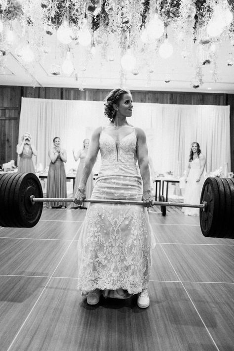 Crossfit Wedding, Crossfit Couple, Bridal Bootcamp, Gym Photos, Wedding Activities, On The Dance Floor, Fit Couples, Pre Workout, Wedding Cocktails