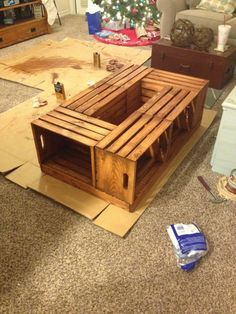 Crate Crafts Diy, Crate Painting, Wooden Crates Crafts, Wine Crate Table, Wooden Crates Projects, Wine Crate Coffee Table, Wine Crate Shelf, Wooden Crate Furniture, Wine Crate Furniture