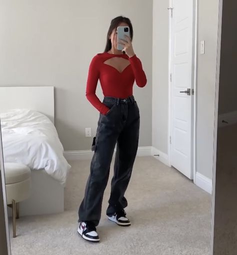 Jeans Red Top Outfit, Black Outfits Cute, Red Black Outfit, Red Top Outfit, Outfits With Jeans, Red And White Outfits, Red And Black Outfits, Legs Outfit, Looks Pinterest