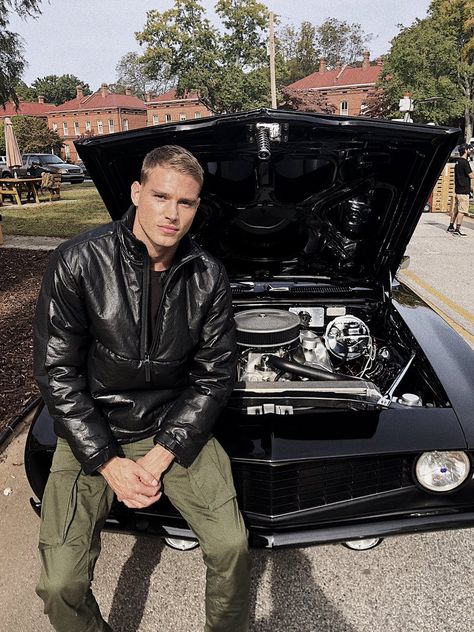 Tristan Caine, Matthew Noszka, Magnolia Park, Cody Christian, Dream Boyfriend, Character Inspiration Male, Man Photo, Leather Jacket Men