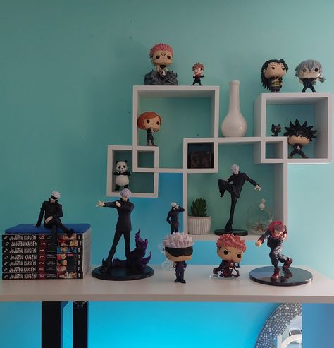 Jujutsu Kaisen Room Ideas, Jujutsu Kaisen Room Decor, Jjk Figures, Jujutsu Kaisen Figures, Gojo Megumi, Otaku Room, Funko Pop Collection, Action Figure Display, Jujitsu Kaisen