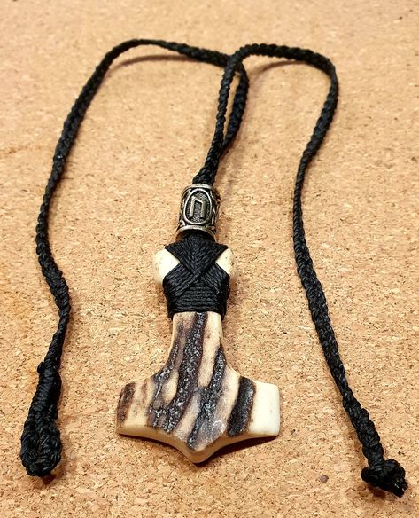 Bullet Shell Jewelry, Deer Antler Crafts, Deer Antler Jewelry, Arte Art Deco, American Indian Crafts, Antler Ideas, Deer Antler Decor, Antler Crafts, Dremel Carving