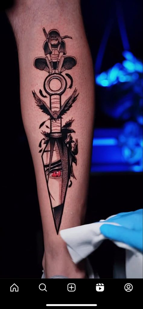 Minimalist Naruto Tattoo, Itachi Kunai Tattoo, Uchiha Tattoo Ideas, Kunai Tattoo, Akatsuki Tattoo, Anbu Tattoo, Itachi Tattoo, Kakashi Tattoo, Tato Naruto