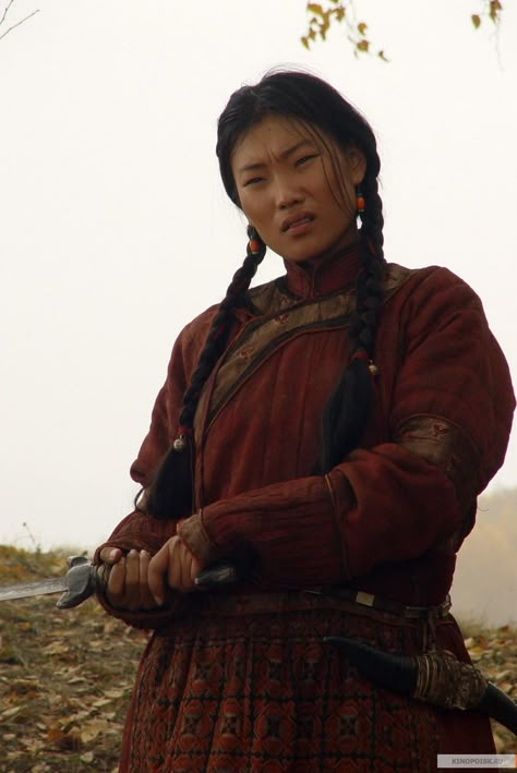 Mongol (movie) - borte - would be nice fighting gear. A Hill, Traditional Dress, Braids, Plaits