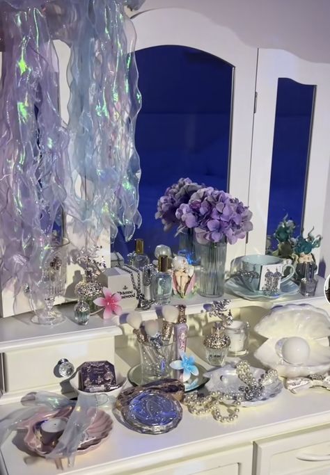 Sea Theme Bedroom, Jellyfish Room Decor Aesthetic, Aquatic Bedroom Aesthetic, Sea Theme Bedrooms, Light Blue Mermaid Aesthetic, Mermaid Grotto Room Aesthetic, Blue Ocean Bedroom Aesthetic, Underwater Room, Witch Room