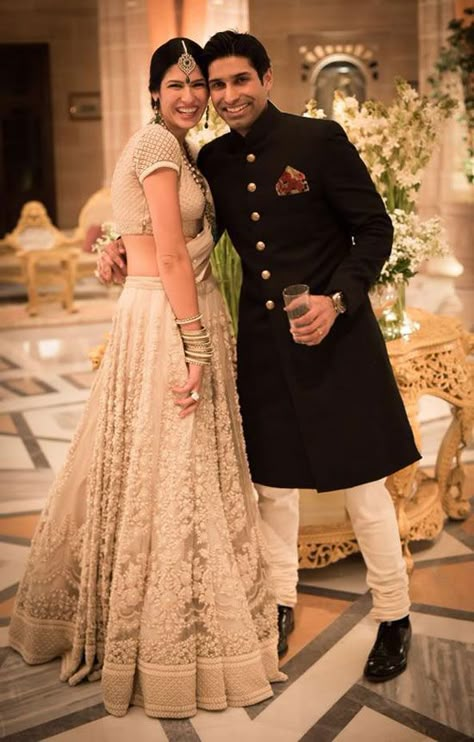 Orang India, Wedding Trousseau, Groom Dress Men, Indian Groom Wear, Wedding Dresses Men Indian, Sabyasachi Bride, White Lehenga, Reception Outfit, Wedding Dress Men