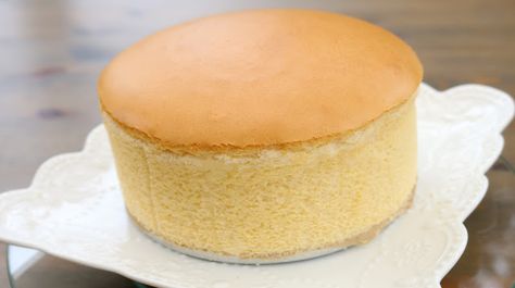 Josephine's Recipes : Fluffy Japanese Cheesecake | Step-By-Step Baking G... Japanese Fluffy Cake Recipe, Japanese Fluffy Cake, Fluffy Cheesecake Recipe, Fluffy Cake Recipe, Japanese Cotton Cheesecake, Fluffy Cheesecake, Cotton Cheesecake, Japanese Cake, Fluffy Cake