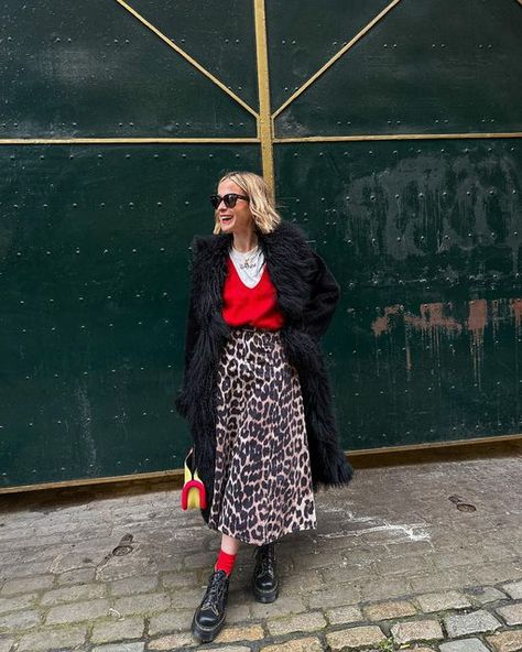 Faye Ellaby Style, Leopard Print Skirt Outfit Work, Leopard Maxi Skirt Outfit, Faye Ellaby, Red Skirt Outfit, Leopard Dress Outfit, Leopard Top Outfit, Leopard Print Skirt Outfit, Mixed Prints Outfit