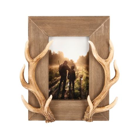 Hunting Themed Bedroom, Hunting Bedroom, Hunting Room Decor, Faux Antlers, Hunting Home Decor, Antler Projects, Deer Antler Crafts, Antler Ideas, Deer Antler Decor