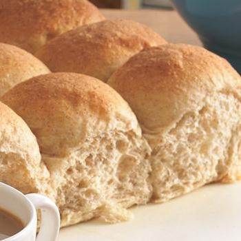 Bread Machine Dinner Rolls recipe from Betty Crocker Whole Wheat Dinner Rolls, Wheat Dinner Rolls, Bread Machine Rolls, Wheat Rolls, Whole Wheat Rolls, Dinner Roll, Bread Maker Recipes, Homemade Dinner Rolls, Dinner Rolls Recipe