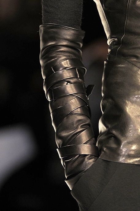 Todd Lynn #fashion #elements Arm Wraps, Mode Tips, Future Fashion, Dragon Age, Dark Fashion, Fashion Details, Leather Fashion, Givenchy, Look Fashion