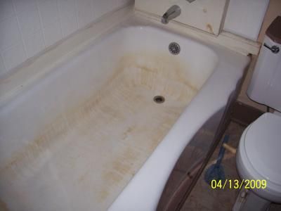 Yellow stains in a porcelain tub or sink; Other articles: http://www.thisoldhouse.com/toh/asktoh/question/0,,20242663,00.html & http://www.ehow.com/how_7179328_do-rust-stains-porcelain-sink_.html Resurface Bathtub, Bathtub Resurfacing, Clean Tub, Porcelain Tub, Remove Yellow Stains, Bathtub Repair, Bathtub Cleaner, Old Bathtub, Cast Iron Cleaning