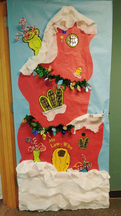 Whoville House Door Decoration, Grinchmas Door Decorations, Easy Grinch Door Decorations, Whoville Christmas Classroom Door, Grinch Door Decorations Classroom Whoville, Whoville Office Door Decorating Ideas, Grinch Theme Classroom Door, Grinch Theme Hallway, Grinch Theme School Hallway