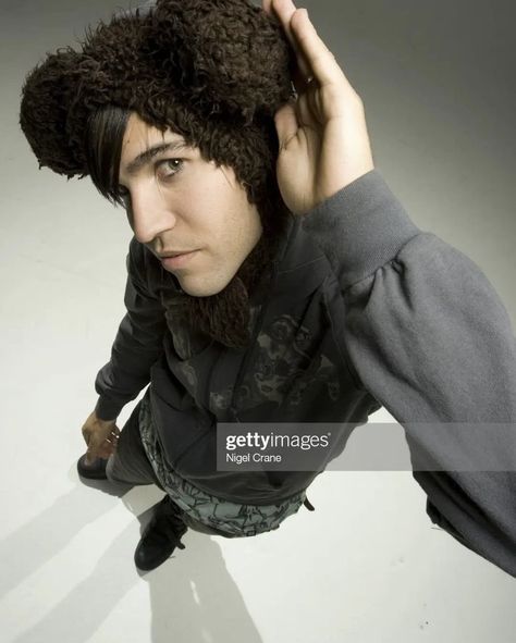 Pete Wentz Reaction Pic, Vampire Pete Wentz, Pete Wentz Fanart, Pete Wentz Selfie, Pete Wentz Outfit, Pete Wentz Pfp, Pete Wentz 2005, Peter Wentz, Emo Boyfriend