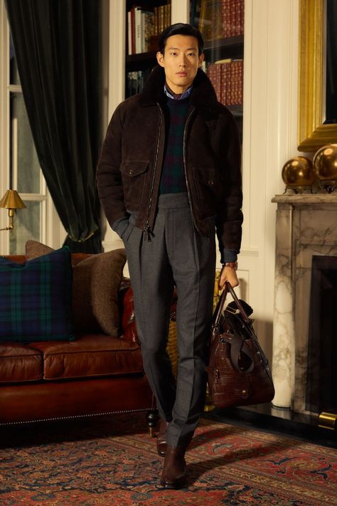 Ralph Lauren Purple Label Men's Fall 2024 [PHOTOS] Winter Outfits For Men, Ralph Lauren Purple Label Men, Ralph Lauren Looks, F Men, 2024 Menswear, Ralph Lauren Suits, Gentleman Outfit, Ralph Lauren Fall, Classy Outfits Men