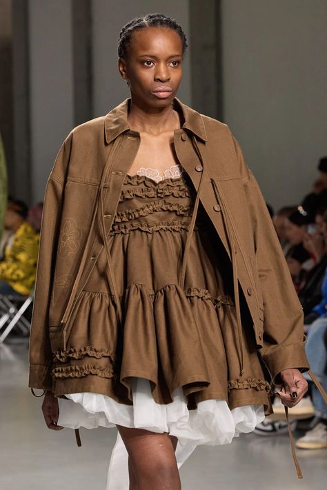 Cecilie Bahnsen Fall 2024 Ready-to-Wear Fashion Show | Vogue Cecilie Bahnsen, Autumn Trends, Career Fashion, Fall Winter 2024, 가을 패션, Fall Fashion Trends, Luxury Clothing, Winter 2024, 2024 Collection