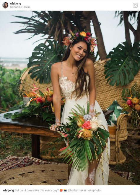 Tropical Flower Arrangements Wedding, Samoan Wedding, Hawaii Wedding Ideas, Hawaiian Wedding Dress, Polynesian Wedding, Tropical Wedding Centerpieces, Tropical Wedding Bouquets, Tropical Weddings, Tropical Wedding Theme