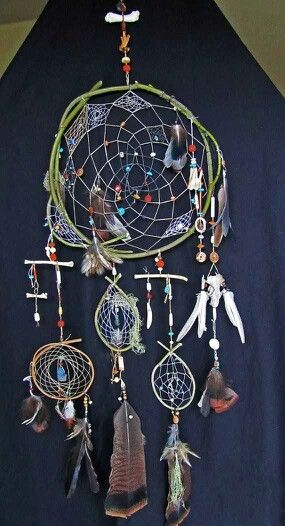 . Dreams Catcher, Atrapasueños Diy, Medicine Wheel, Dream Catcher Diy, Nativity Crafts, Bad Dreams, Dreamcatchers, Dream Catchers, Native Art