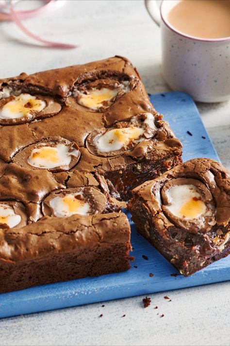 Easter Brownies, Gooey Chocolate Brownies, Gluten Free Easter, Brownie Toppings, Bbc Food, Easter Baking, Creme Egg, Delicious Cake Recipes, Easter Cakes