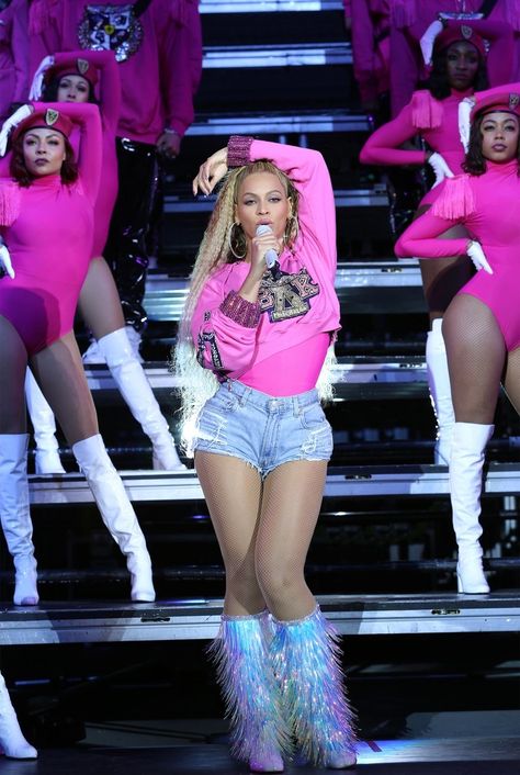 Beyonce Costume, Beyoncé Wallpaper, Beyonce Coachella, Beyonce Lemonade, Beyonce Hair, Beyonce Outfits, Beyonce Knowles Carter, Beyonce Style, Beyoncé Giselle Knowles-carter