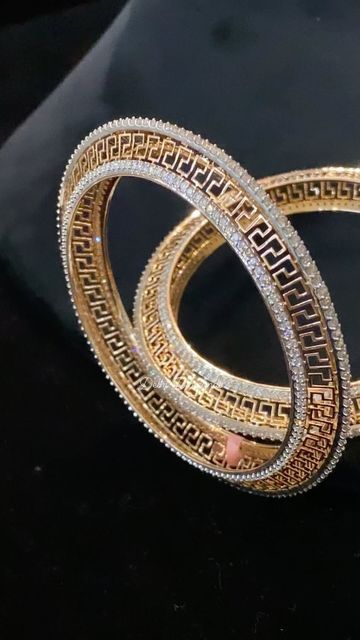 Bangel Design Jewellery, Single Line Diamond Bangles Indian, Silver Bengal, Kada Bangles, Diamond Earrings Wedding, Silver Bracelet Designs, Ladies Bangles, Gold Bangles For Women, Diamond Bangles