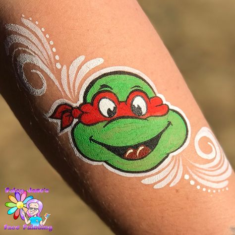 Turtle Face Paint, Ninja Turtle Face Paint, Disney Face Painting, Super Hero Tattoos, Superhero Face Painting, Easy Face Painting Designs, Diy Face Paint, Festival Face Paint, Hero Tattoo