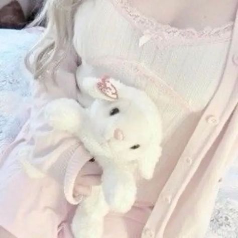 Coquette Icon, Doll Angel, Pfp Discord, Soft Pink Theme, Doll Aesthetic, Y2k Emo, Aesthetic Coquette, Pink Girly Things, Blogger Girl