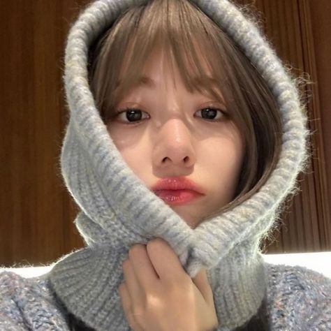 Forever My Girl, Sakura Miyawaki, Blue Flames, Girl Icons, These Girls, K Pop Music, K Idols, Cute Icons, Instagram Update