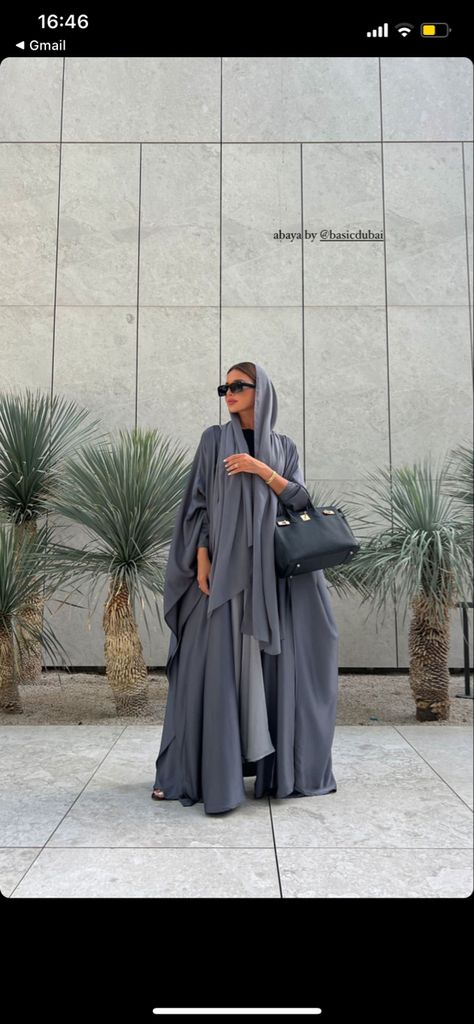 Abaya Photoshoot Poses, Dusky Skin Outfits, Hijabi Wedding Guest Outfit, Muslim Photoshoot, Abaya Poses, Abaya Style Dubai, Abaya Photoshoot, Abaya Business, Abaya Fits