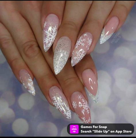 Fancy Christmas Nail Designs, Badass Nails, Painted Snowflakes, Long Gel Nails, Ice Gel, Nail Appointment, Queen Nails, Chrome Nails Designs, Snowflake Nails