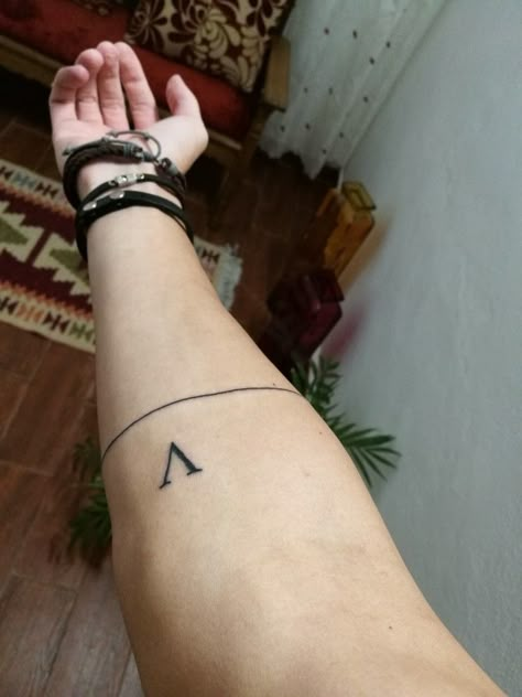 V - Minimalist tattoo Letter Tattoo Men, V Initial Tattoo, V Tattoo Letter Design, Letter V Tattoo, V Line Tattoo, V Letter Tattoo, Vienna Tattoo, Tattoo Alphabet, Fine Line Tattoo Ideas