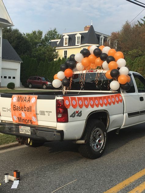 Parade day. Parade Float Ideas Baseball, Diy Car Decorations, Parade Float Decorations, Homecoming Floats, Floating Decorations, Homecoming Parade, Softball Season, Halloween Parade, Christmas Float