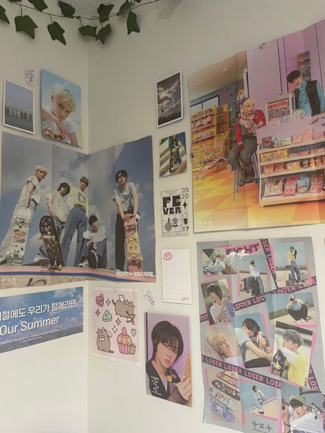 Kpop Poster Arrangement Ideas, Txt Room Decor Aesthetic, Bts Posters For Room, Txt Bedroom, Txt Wall Decor, Txt Poster Room Decor, K Pop Room Aesthetic, Kpop Poster Wall Ideas Aesthetic, Poster Placement Ideas