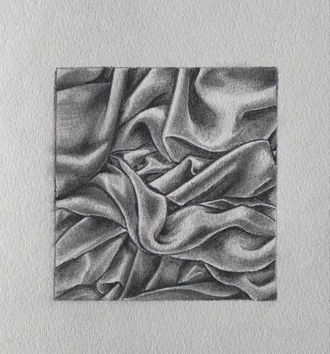 Charcoal Fabric Drawing, Drawing Of Fabric, Drawing Textures With Pencil, Fabric Texture Drawing Pencil, Fabric Sketch Drawings, Fabric Drawing Texture, How To Draw Fabric Texture, How To Draw Texture, Cracked Drawing