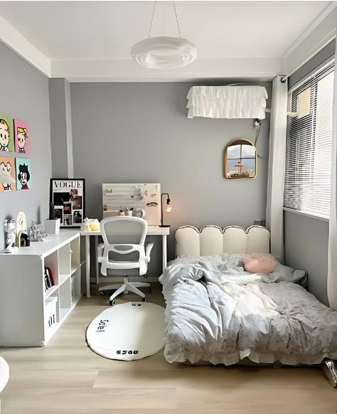 Cozy Aesthetic Room, Aesthetic Bedroom Decor Ideas, Korean Room, Small Room Makeover, Minimalist Bedroom Decor, Aesthetic Bedroom Decor, Room Redesign, Study Room Decor, Small Room Design