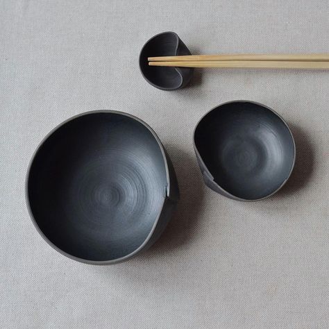 Diy Clay Chopstick Holder, Pottery Chopstick Holder, Clay Chopstick Rest, Chopstick Holder Ceramics, Ceramic Chopstick Holder, Chopstick Rest Ceramics, Pottery Chopstick Rest, Chopstick Bowl Pottery, Ceramic Chopsticks