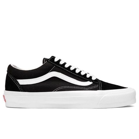 Vans Sneakers Men, Vans Old School, Vans Vault, Old Skool Black, Sneaker Boutique, Vans Style, White Vans, Vans Sneakers, Mens Vans