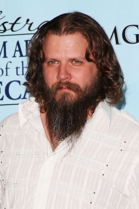 Jamey Johnson is one of the most popular US country singers, as well as being the author of songs that he performs himself. Jamie Johnson, Jamey Johnson, George Strait, Music City, Country Singers, Popular Music, Nashville Tennessee, Buy Tickets, Singer Songwriter