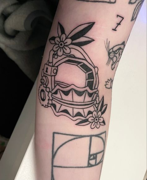 Bear Trap Tattoo, Amanda Young Saw, Jigsaw Tattoo, Reverse Bear Trap, Trap Tattoo, Saw 2004, Traditional Tattoo Inspiration, Amanda Young, Bear Trap